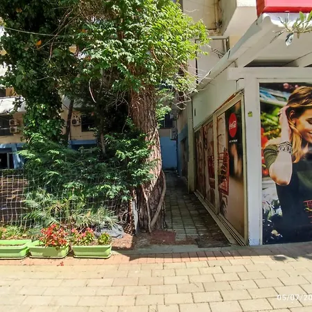 Mali Robit Durres On 4th Floor Apartmán *