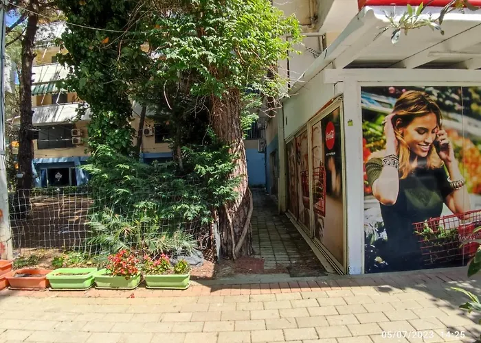 Mali Robit Durres On 4th Floor アパート *